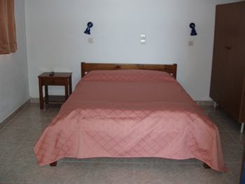 Hostal Helena's Apartments