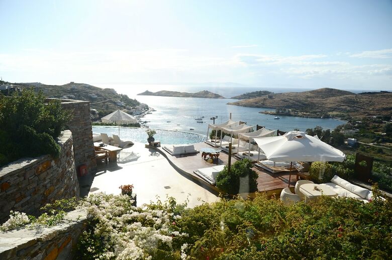 Hotel Aigis Suites