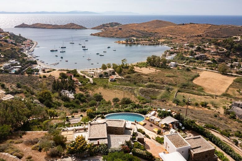 Hotel Aigis Suites