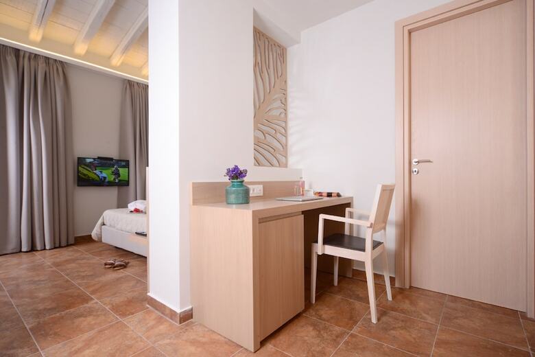 Varos Village Traditional Hotel
