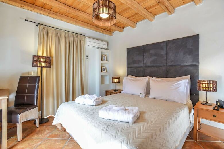 Varos Village Traditional Hotel