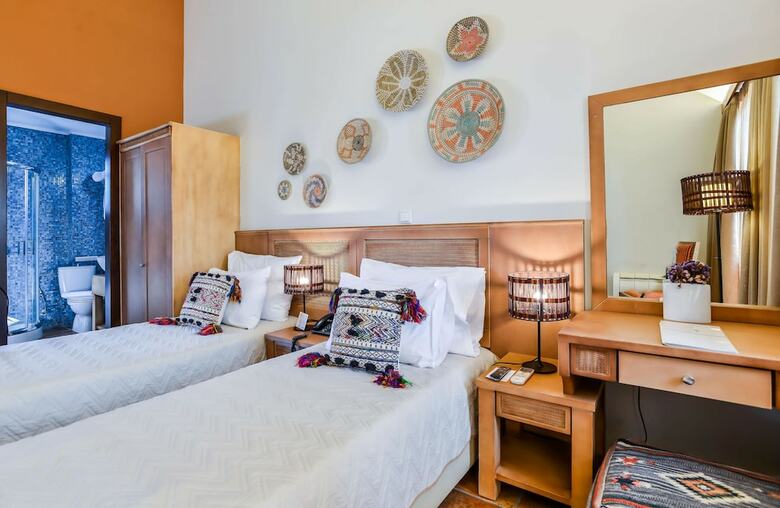 Varos Village Traditional Hotel