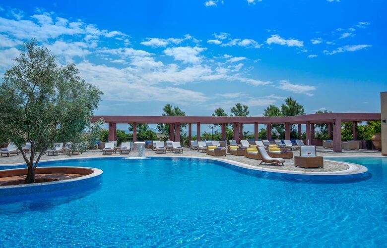 Varos Village Traditional Hotel