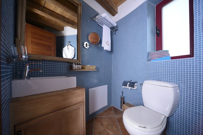 Varos Village Traditional Hotel