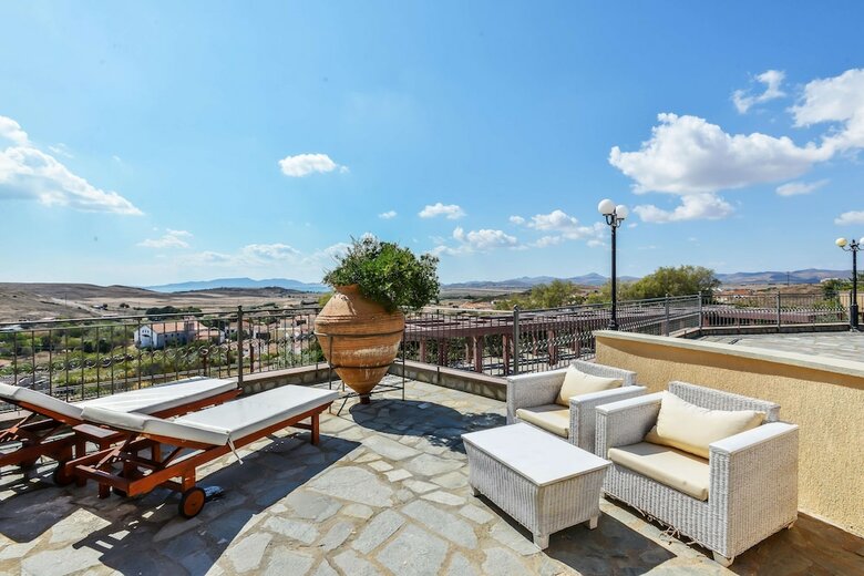 Varos Village Traditional Hotel