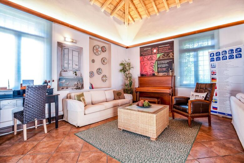 Varos Village Traditional Hotel