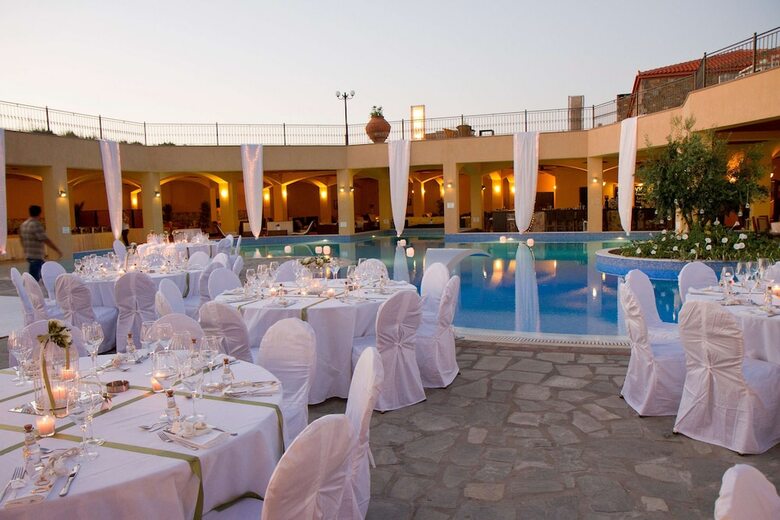 Varos Village Traditional Hotel