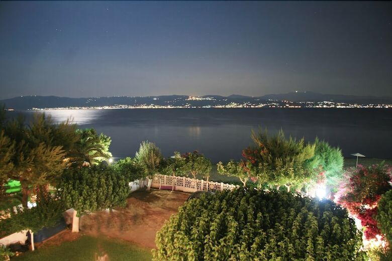 Hostal Pansion Akrogiali
