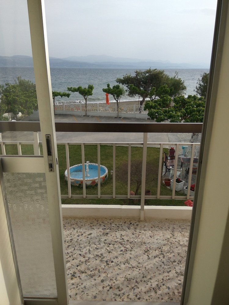 Hostal Pansion Akrogiali