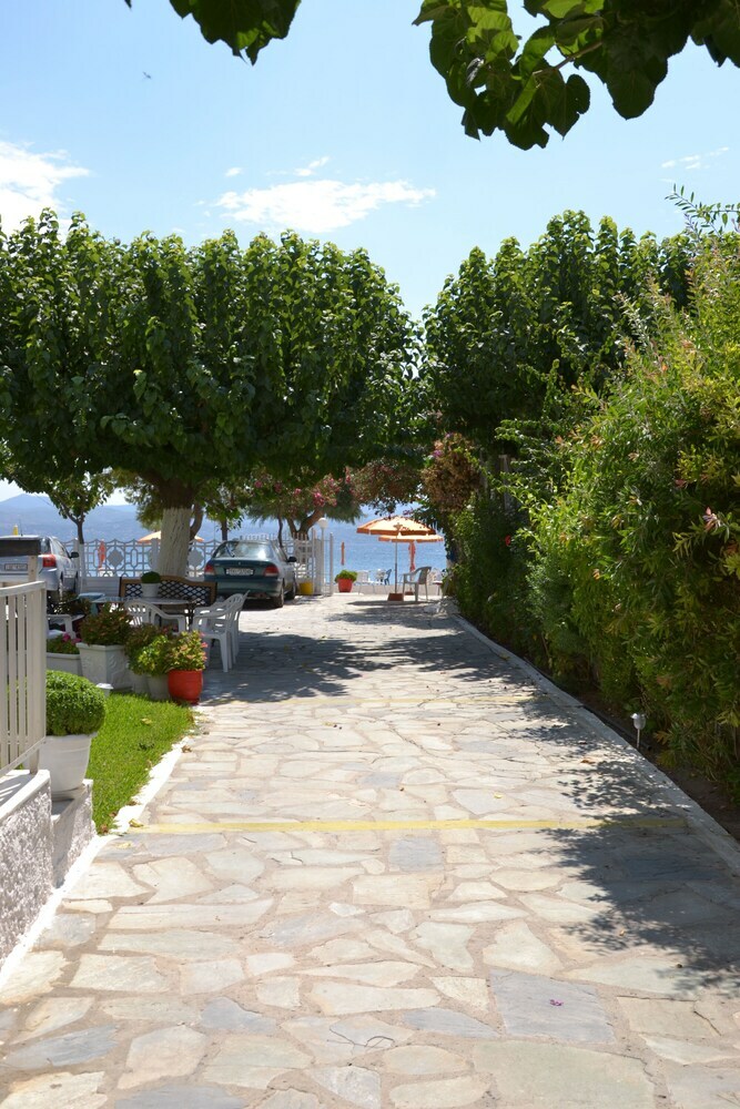 Hostal Pansion Akrogiali