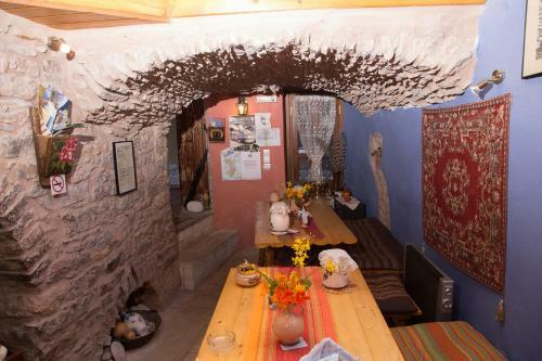 Hostal The Pounti