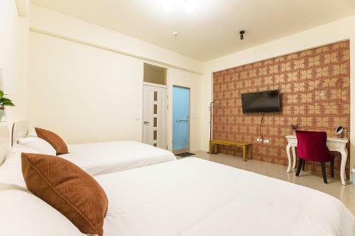 Square B&B