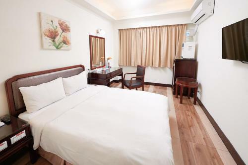Peach Hotel