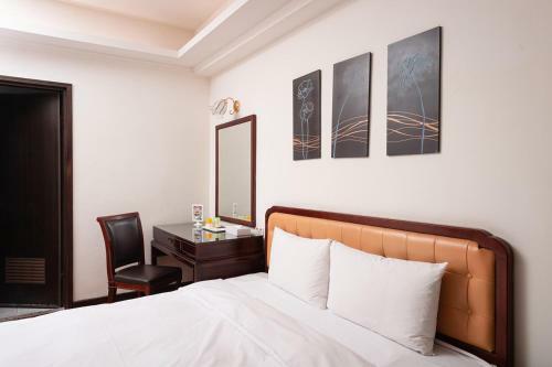 Peach Hotel