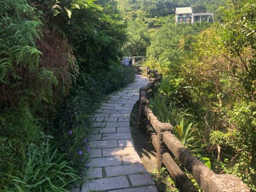 Jiufen Gourd Stone Treehouse 137