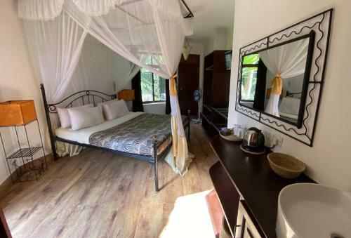 Hotel Ahadi Lodge