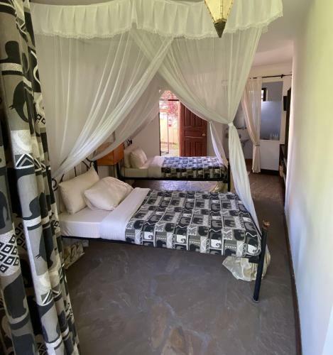 Hotel Ahadi Lodge