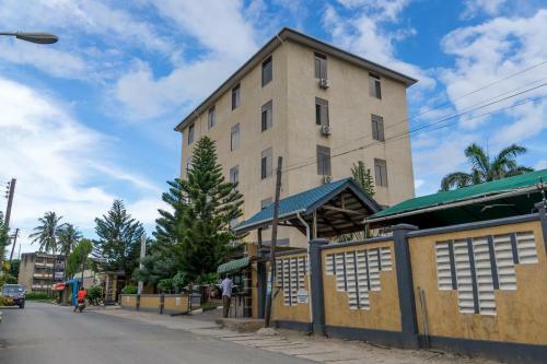 The Grand Villa Hotel
