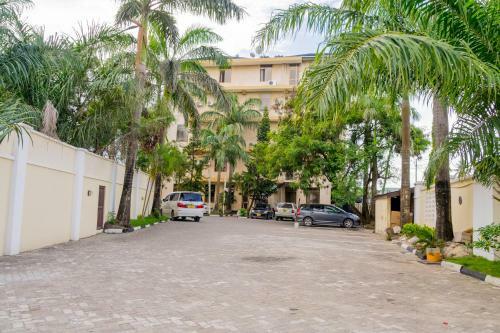 The Grand Villa Hotel