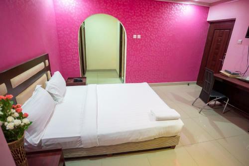 Euro Hotel And Apartments Ltd
