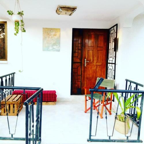 Tours With Kunta House