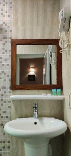 Bed & Breakfast Smiles Stone Town Hotel