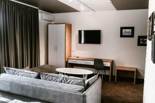 Hotel Clubhouse
