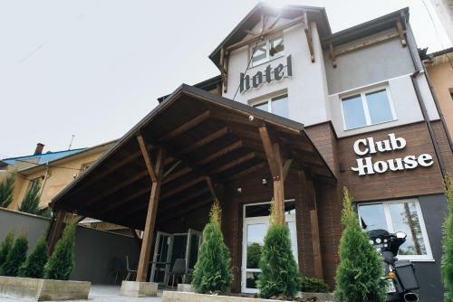 Hotel Clubhouse