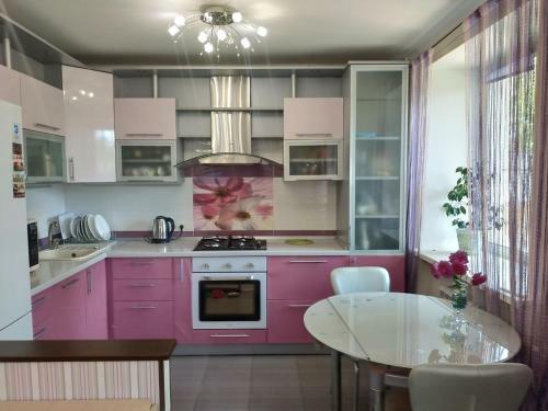 Modern Comfortable Apartment Opposite The Park