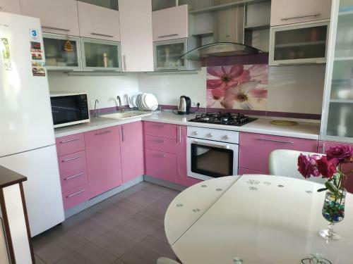 Modern Comfortable Apartment Opposite The Park
