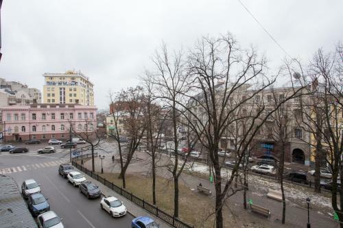 Very Center Apartment On Gogolya Str