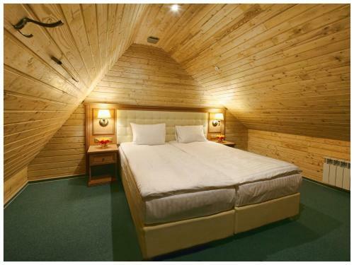 Hotel Iv�ncs� Birtok