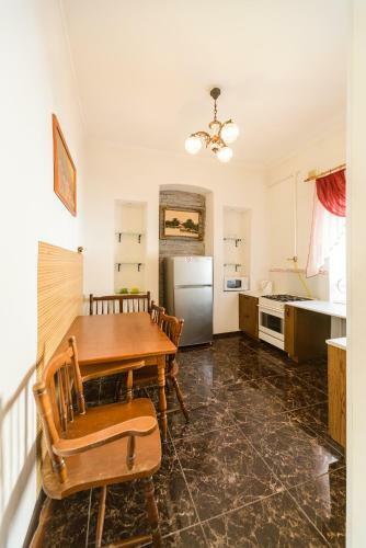 Apartment Near Arena City