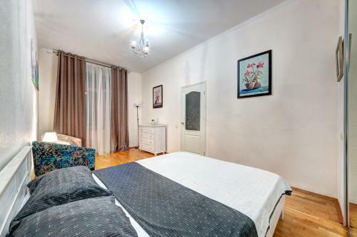 Two-bedroom Apartment Near Arena City