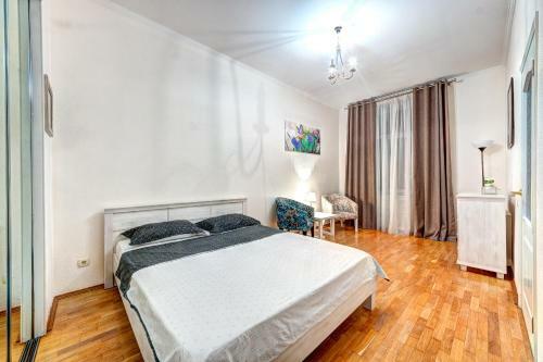 Two-bedroom Apartment Near Arena City