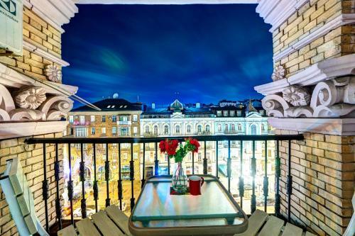 Two-bedroom Apartment Near Arena City