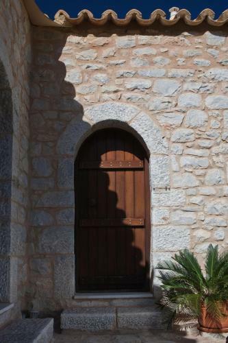 Hotel Mavromichalai