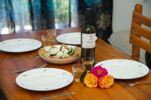 Iris Apartments