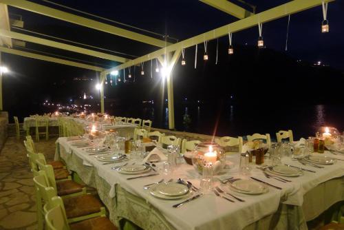 Hostal Kourmas Rooms