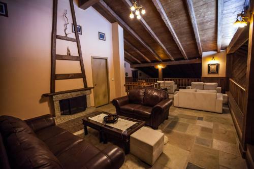 Aparthotel Vitina House