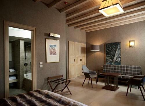 Art Mainalon Hotel