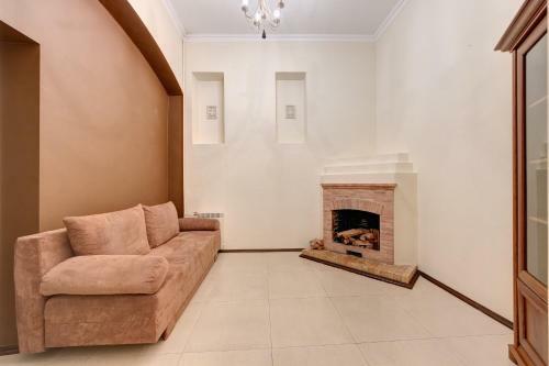 Four Bedroom Apartment Near The Nsc Olympic