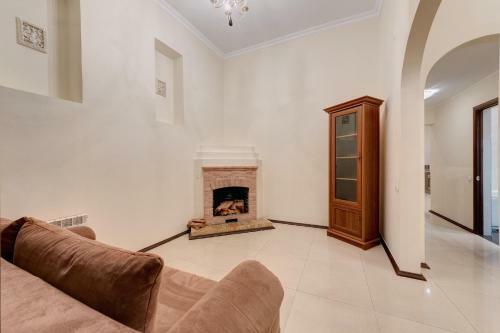 Four Bedroom Apartment Near The Nsc Olympic