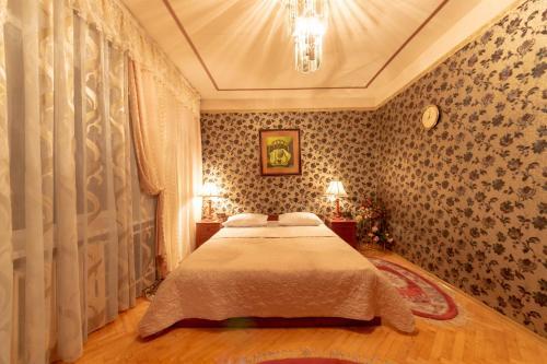 Comfortable Three Bedroom Apartment St. Kutuzova, 14