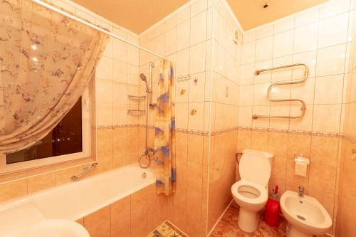 Comfortable Three Bedroom Apartment St. Kutuzova, 14