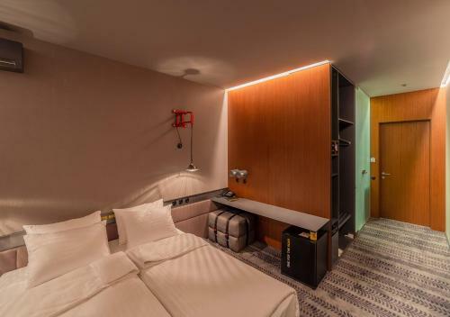 Design Hotel Road