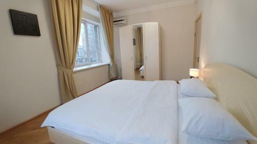 Apartamento Two Bedrooms. Lux. 54 Khreshchatyk. Bessarabska Square