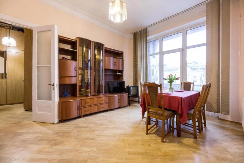 Apartment With Lovely Balcony