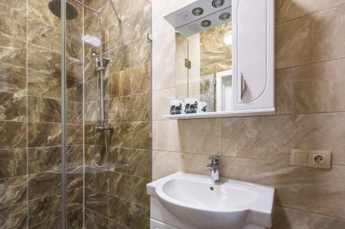 Avangard Sholom Aleichem Apartment
