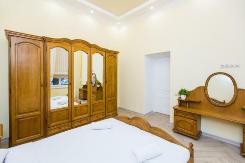 Avangard Sholom Aleichem Apartment